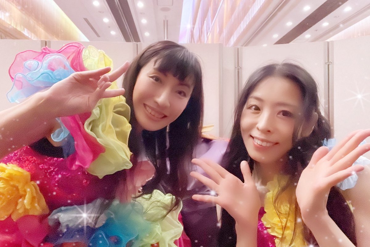 arakitomoe's tweet photo. 昨日は本厚木でイリュージョンマジックショーでした。
ご覧いただいた皆様、ありがとうございました！
そして、50周年！おめでとうございました🎉
いつも盛り上げてくださる、ダンサーのかれんさんにも感謝です。 https://t.co/VDe8IlnM6M
