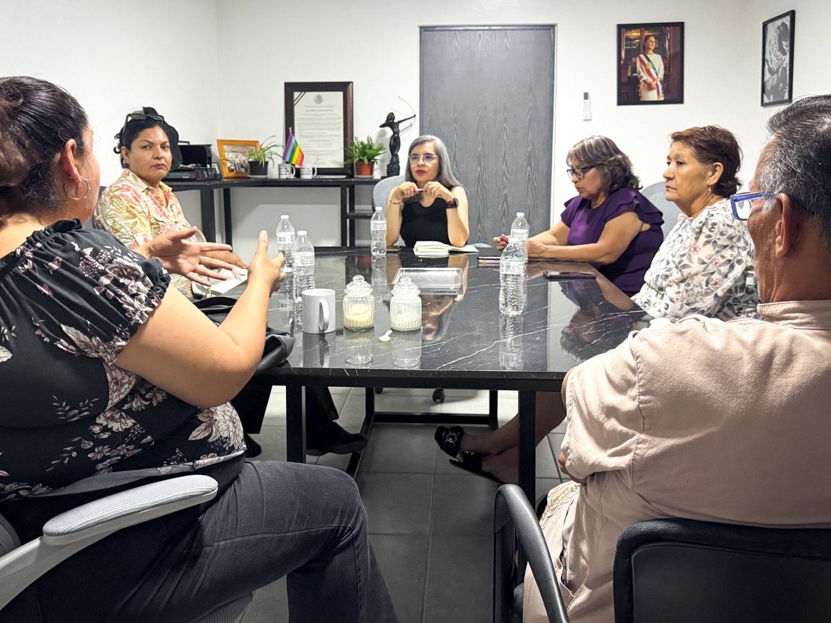 wzuloag's tweet photo. Siempre es valioso reunirme con compañeras y compañeros de distintas colonias de Hermosillo. El diálogo y la organización son la base para seguir construyendo en colectivo y a favor de nuestros entornos. https://t.co/HrxhWISTse