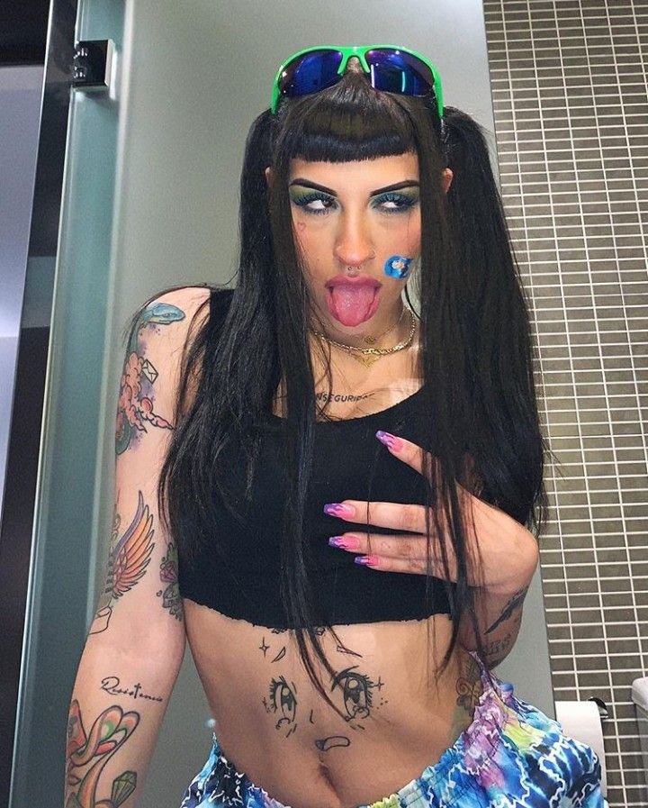 Cazzu1068's tweet photo. Le gustan las Mexicanas con un buen orto.

- 32 años
- Actriz
- Cantante 
- Versatil
- Fetiches fuertes
- Vergona
- Arg 🇦🇷

#sexrol #roleplay #LewdRP https://t.co/DiQf8rdLWm