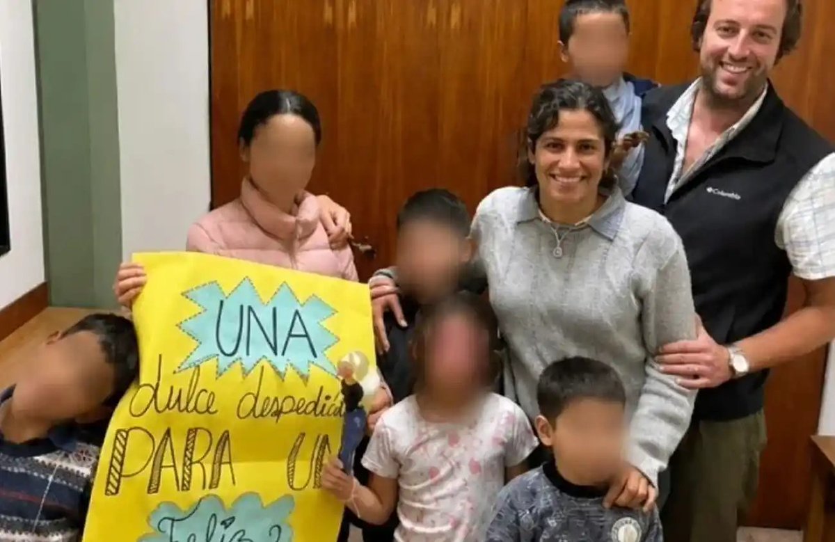 CataPonele's tweet photo. ¿Recuerdan a ese matrimonio de Pilar que adoptó a 6 hermanitos? 
Están armando una colecta para ver si pueden llegar a comprar algún vehículo para que todos se puedan trasladar. Por favor, ¿podrán difundirlo? Mil gracias

Quienes deseen colaborar pueden hacerlo mediante una transferencia al alias marcosyestefi, de una cuenta del Banco Santander.