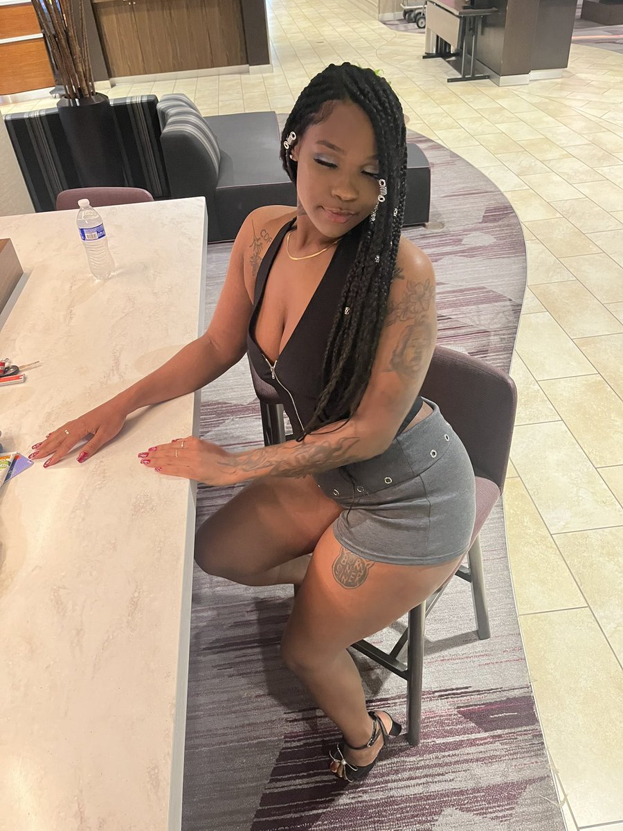 cleopatrafinee's tweet photo. Bday flicks https://t.co/AaXTxEwL5e
