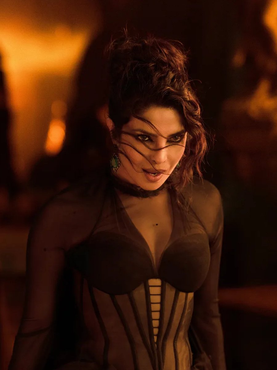 Movies4u_Officl's tweet photo. Actress #PriyankaChopra as "MANDAKINI" From Globe Trotter #Varanasi 💥💥💥💥

#Maheshbabu | #SSRajamouli https://t.co/EP6FoWWWhj