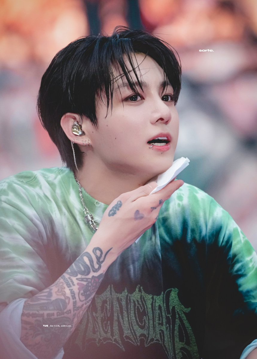bts_jungkookyie's tweet photo. Beautiful~💚💘 https://t.co/0nsqBB5xeg