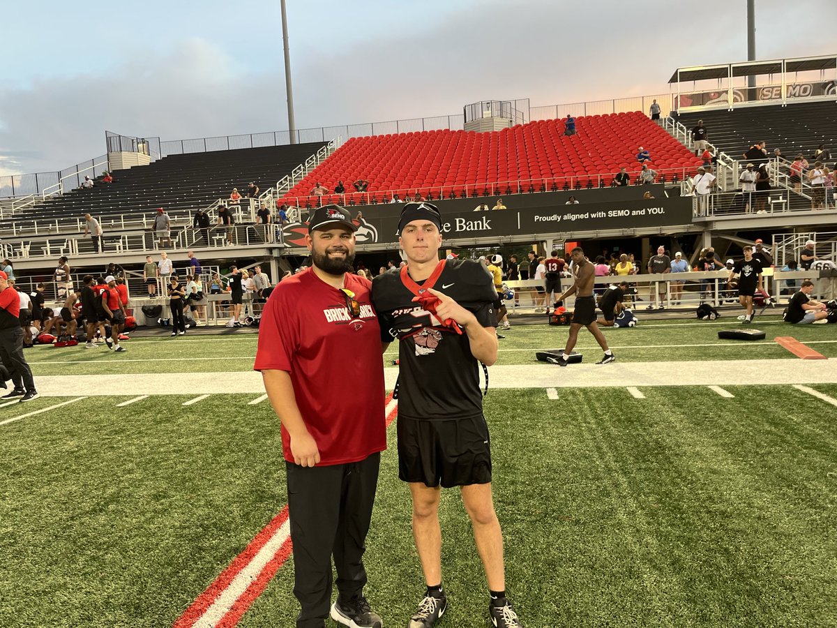 MasonKing135's tweet photo. Great Camp at semo today, thank you coaches for the work! @CoachHeck55 @ColeDobbinsSEMO https://t.co/hbWgfv4l7Z