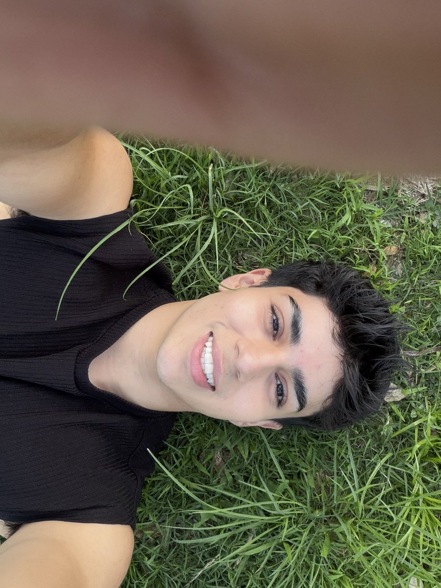eleazarvegaa's tweet photo. Cara de niño bien 😇 https://t.co/l8QH7py3tw