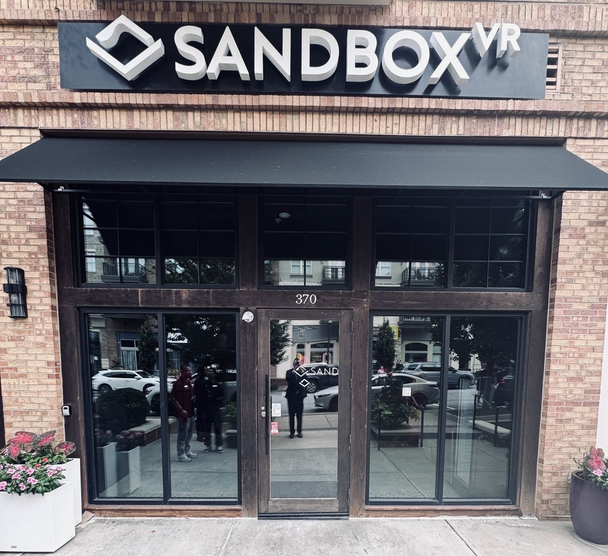 zhaosaurus's tweet photo. We’re now at @SandboxVR #90, newly launched in Alpharetta, Georgia! https://t.co/vUCUqKyZel
