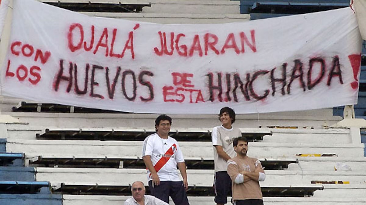 cris__ese's tweet photo. Los van a recibir a cada provincia que van, llenan cualquier cancha en la que juegan, si van afuera del país la hinchada ahí está igualmente 

Y no se cansan de faltarle el respeto a la historia del club https://t.co/Mw78R5Rzq7