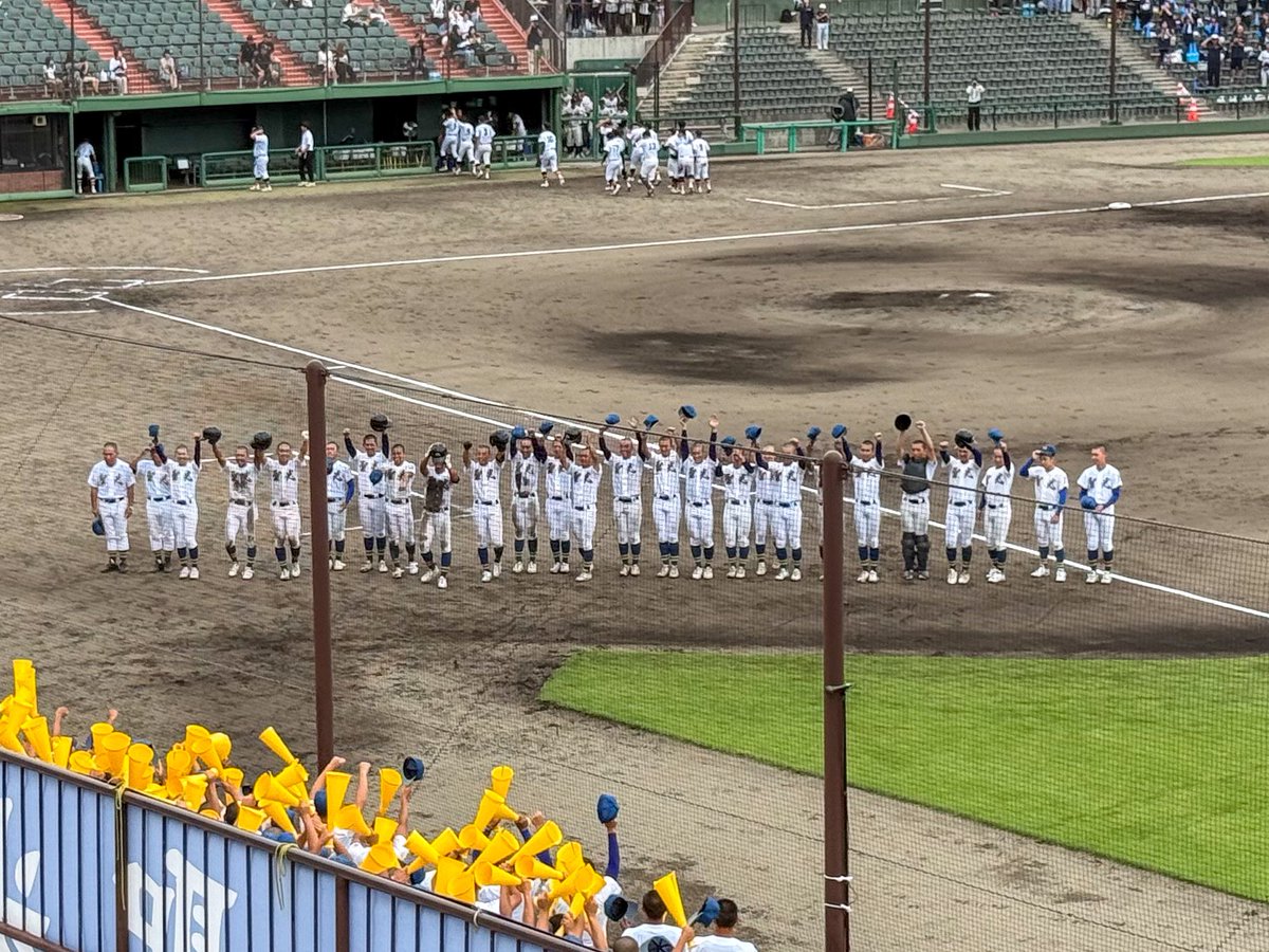 seiko_chieikai's tweet photo. 🔸第108回福島大会［3回戦］
🏟 あづま球場

帝京安積｜000｜000 ｜ = 0
聖光学院｜304｜201×｜ = 10

今大会初登板の松本が4回パーフェクトピッチング！打線も初戦の硬さを乗り越えて奮起してくれました！

次戦も〝熱い〟ご声援よろしくお願いします🔥

📸堀越・星・池田・松本 https://t.co/kFozWlHZTS