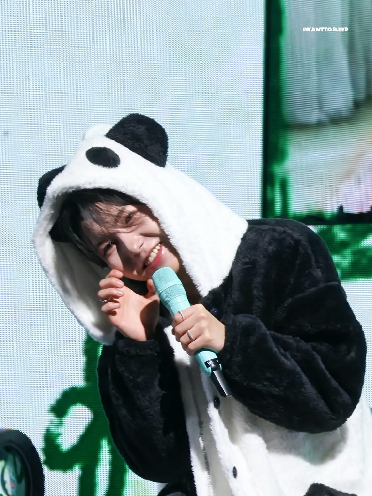 jrcjsleep7's tweet photo. 260717 ROOMMATE CHENGDU

🐼
#런쥔 #RENJUN #黄仁俊 
#NCTDREAM #RENJUNCHENLE_ROOMMATE https://t.co/Fba1gWYyTx