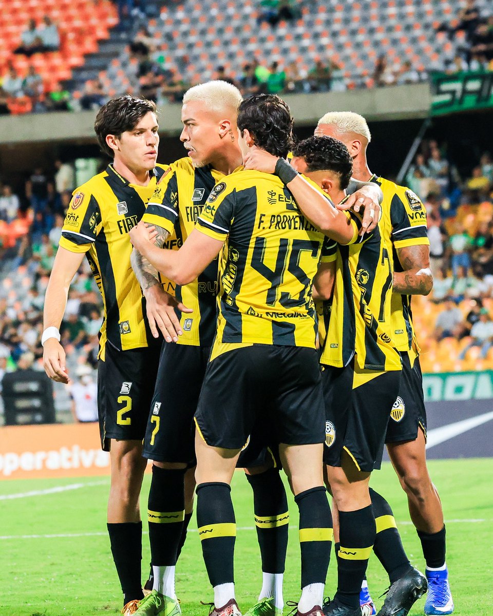 DvoTachira's tweet photo. Gracias, @nacionaloficial por la hermandad y solidaridad, son gestos que quedarán por siempre marcados 🇨🇴🤝🇻🇪

VAMOS TODOS JUNTOS POR VENEZUELA 🤝

#VamosTáchira 💛🖤🇻🇪 https://t.co/OmN1mRktKW