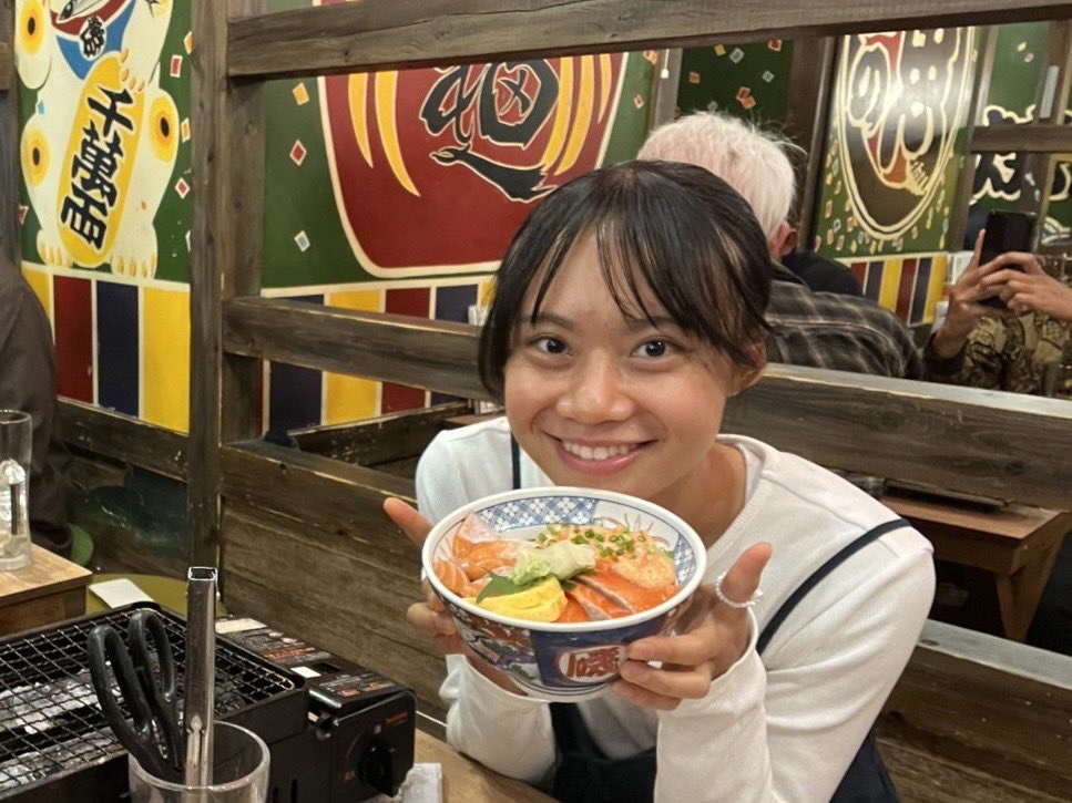 ekiden_josai's tweet photo. 本日7月18日は
よく食べ、よく笑い、よく走る
窪田舞②の誕生日です🥂✨️
~一言~
20歳全力で楽しみます!!
#城西大学 #城西大学女子駅伝部
#JU #teamjosai #josaisports https://t.co/Kmt3dV2Ksz