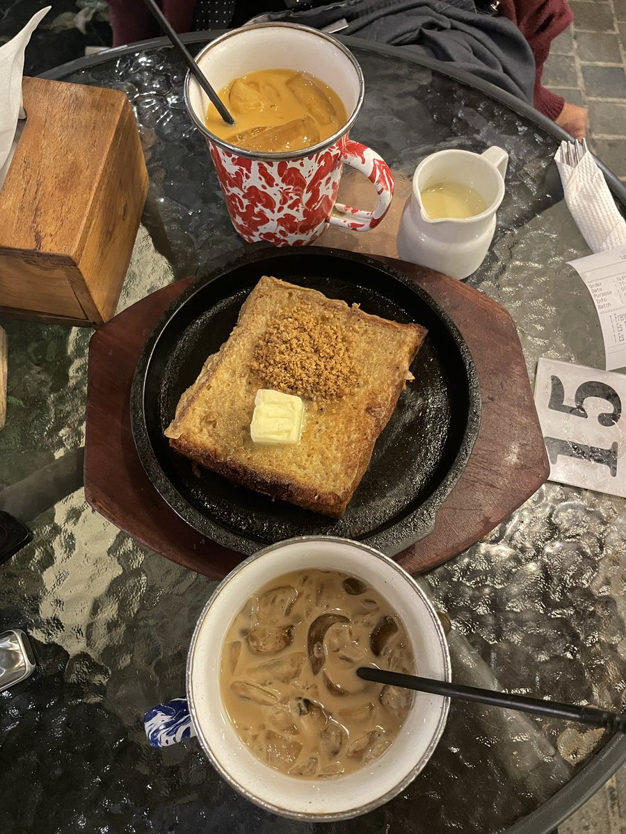 hoofnie's tweet photo. teh tarik roti aren solo enak bgt bjir https://t.co/W8ouf5eeOE