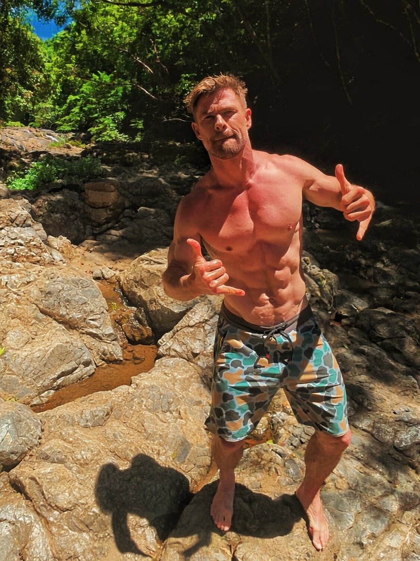 Daddy_Hemsworth's tweet photo. Papi 🥵 
#chrishemsworth https://t.co/IXmGkyqMw6