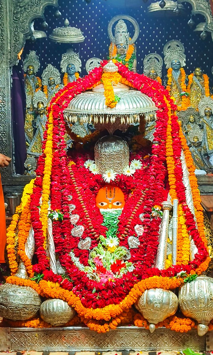 ShriAyodhya_'s tweet photo. अयोध्या से महाराजाधिराज श्री हनुमान जी महाराज के अद्भुत दर्शन 🌿 https://t.co/sK1y8lPLJD