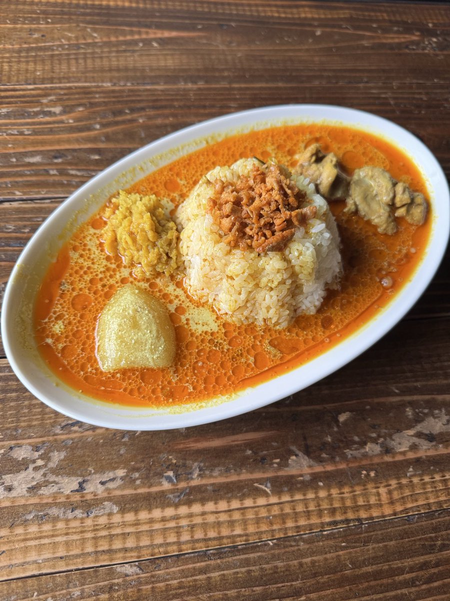CurryGotta's tweet photo. 本日、オープンいたしました^ - ^
皆さまのご来店、お待ちしております😊

19時からはバー営業です！

目黒区上目黒1-15-13 2階
Bar I gotta

#スリランカカレー #中目黒 #中目黒ランチ #九州ランカ #中目黒バー
#スパイスカレー  #グルテンフリー
#カレー
#昼呑み #目黒川 #bar 
#igotta https://t.co/FLD6gPS9oE