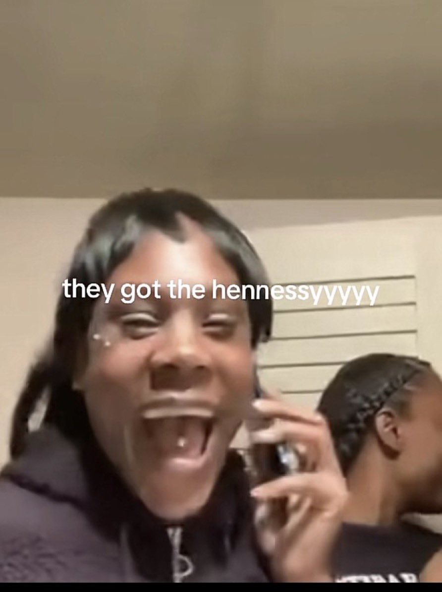 selena🕷️ tweet media