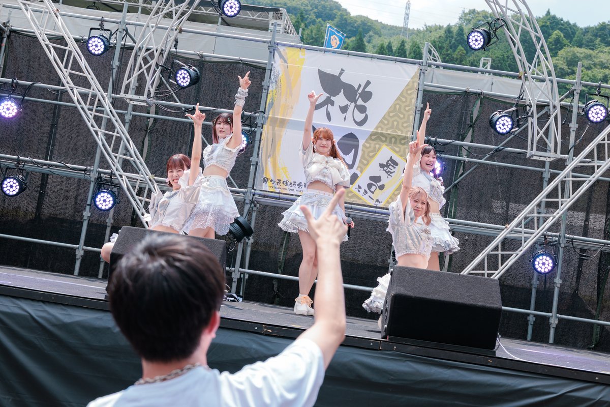 _IDOLWARS's tweet photo. ◢◤
#関ケ原唄姫合戦2026 ライブフォト
◥◣

SEKIGAHARA IDOL WARS 2026
⚔️桃配ステージ　LEVEL7さんです！

-----------
💻公式HP
https://t.co/TGy6BPT1Eh

🎫チケット
https://t.co/BjEzkhaYLD
-----------

#伝説の夏
#関ケ原唄姫合戦 https://t.co/L51Ooucs1s