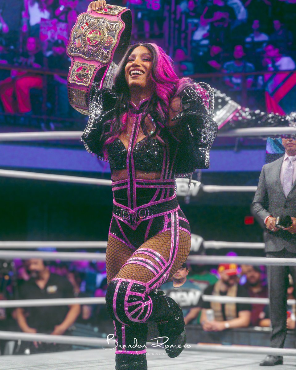 CaseyMorgan94's tweet photo. Photo digitals of Mercedes Moné on Dynamite from BO$$TON last Wednesday. 🤑🩷🏆🐐

Photos credit to: brandonj93 on IG

#TheCEO #MercedesMoné #MercedesVarnado #メルセデス・モネ https://t.co/DfUgupwnk7