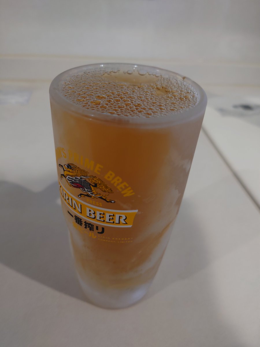 _DeadEcho_'s tweet photo. クソ暑い夏に最高の瞬間を味わうためのちょいテク。
ジョッキを冷凍庫で冷やしておくことで、麦茶をキンキンに冷やしてあおることができます。
ｻｲｺ～(⁠°⁠д°⁠)⁠ https://t.co/7GAW2aahKZ