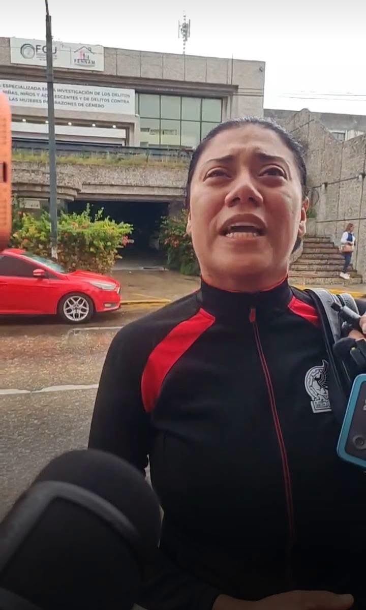 Reporteroszona's tweet photo. 🚨Dafne mur1ó de asfixi4 por sumersión, así lo reveló la necropsia🚨

Tras las primeras investigaciones por el dec3so de la joven Dafne en la Academia Militarizada Doenitz, trascendió de manera extraoficial que la asfixi4 por sumersión fue lo que le causó la mu3rte. https://t.co/KcbTkvON3f
