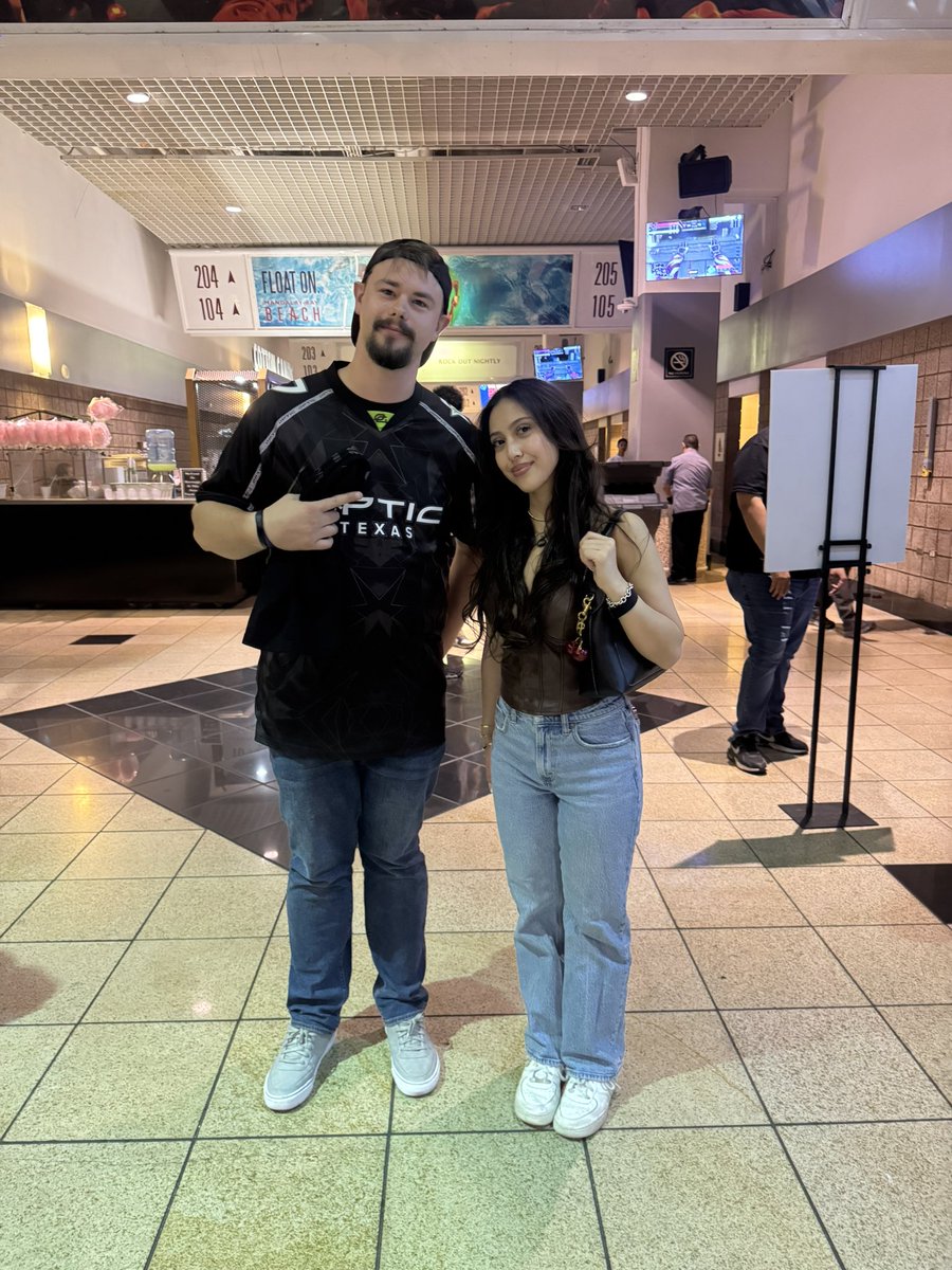 FreakySZN @ Champs tweet media