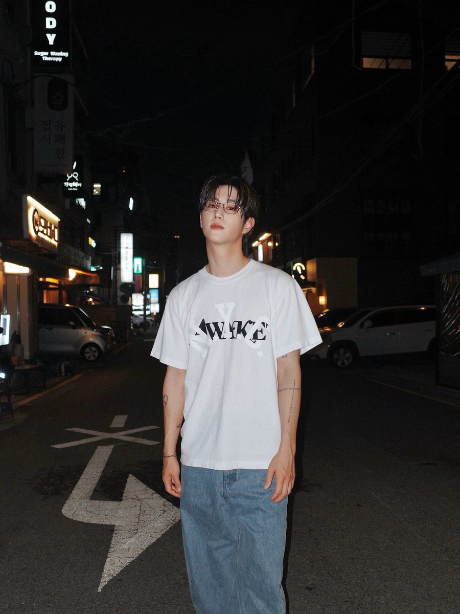 cyjprint's tweet photo. 260718 | INSTAGRAM [marktuan] 

“Hi from Seoul 🌃”

#MarkTuan #마크 @marktuan #GOT7 https://t.co/rLjaC4HSDE