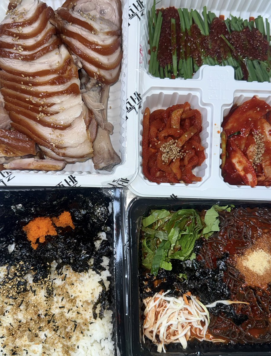 kaimuk22kai's tweet photo. 주말에는족발 https://t.co/jsBzBeuWhS