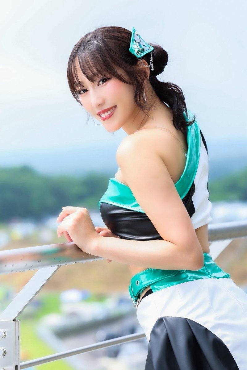 renna1208's tweet photo. おはよう！
今日から夏コスだよ～✨
本日のSUPER FORMULA、
早速午前中にRd.6とRd.7の
予選が行われました🏎
この後のピットウォークも
宜しくお願いします！！
#KCMG  #SFormula https://t.co/vZOApfFBLI