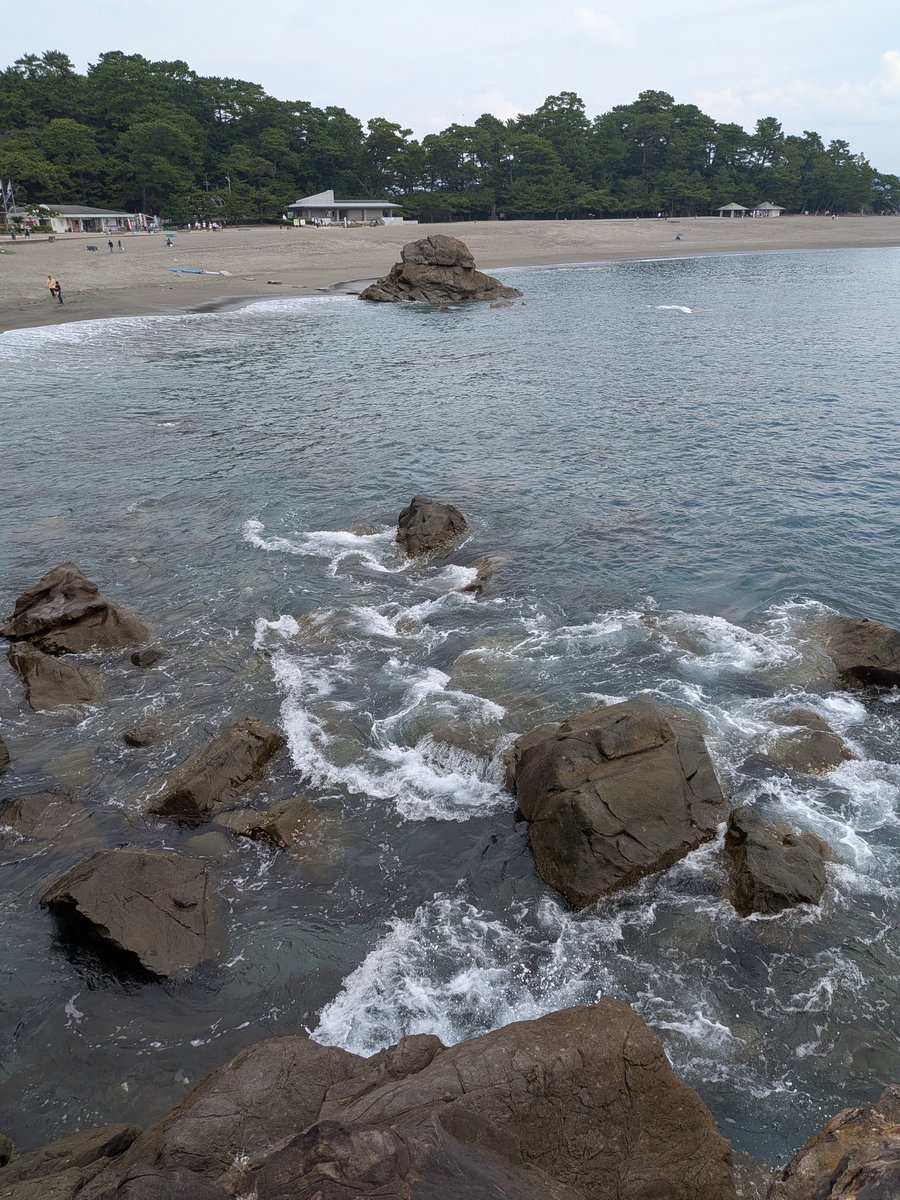 muuu_b's tweet photo. 今朝は仲間と海へ
地元のベタな観光名所をご案内
太平洋広いですなぁ

#桂浜 #高知県 https://t.co/SZvCrXBS9E