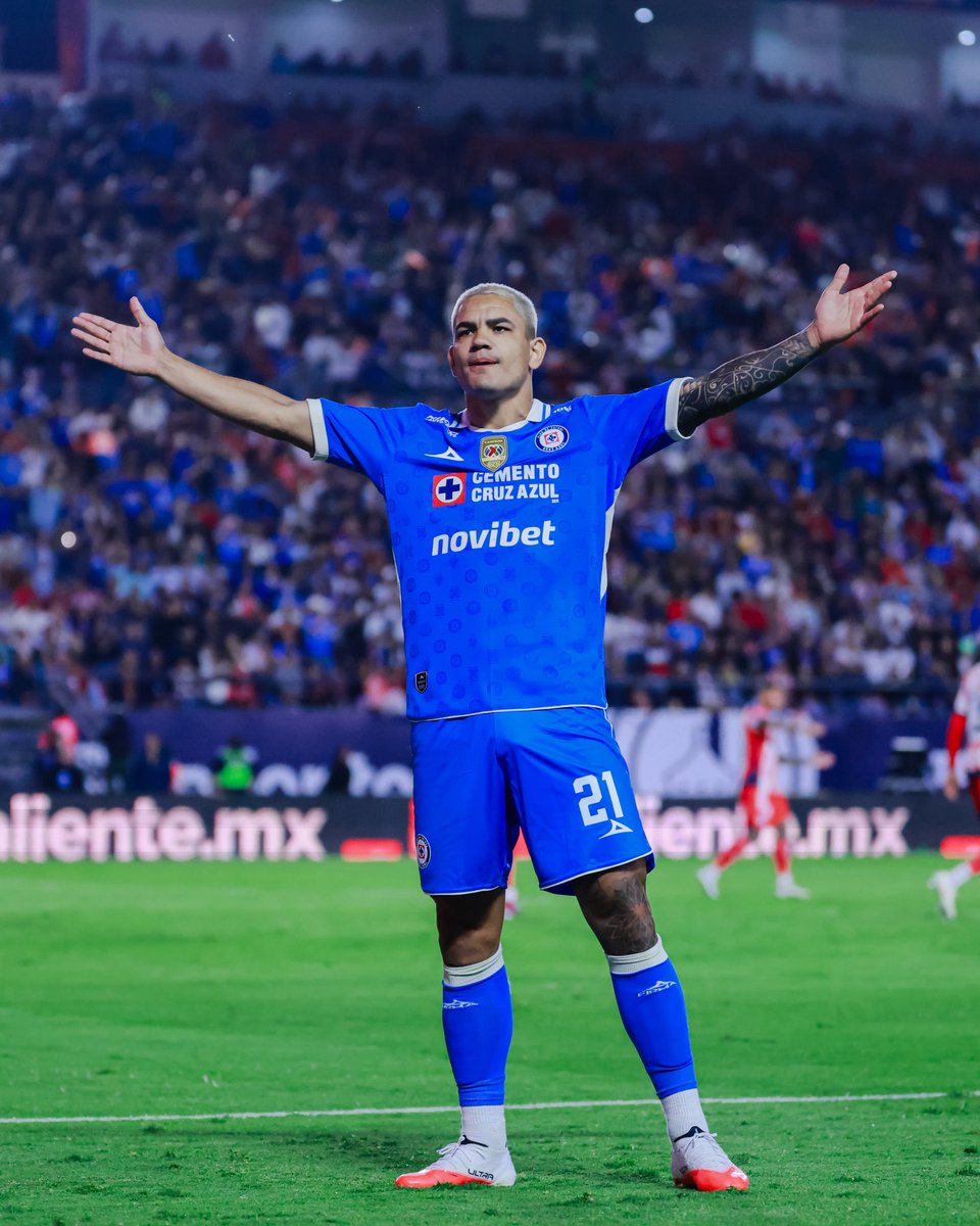 CruzAzul's tweet photo. GABRIEL FERNÁNDEZ DESCUENTA. DALE, MÁQUINAAAAAAAAAA. https://t.co/Bw0FULyeJu