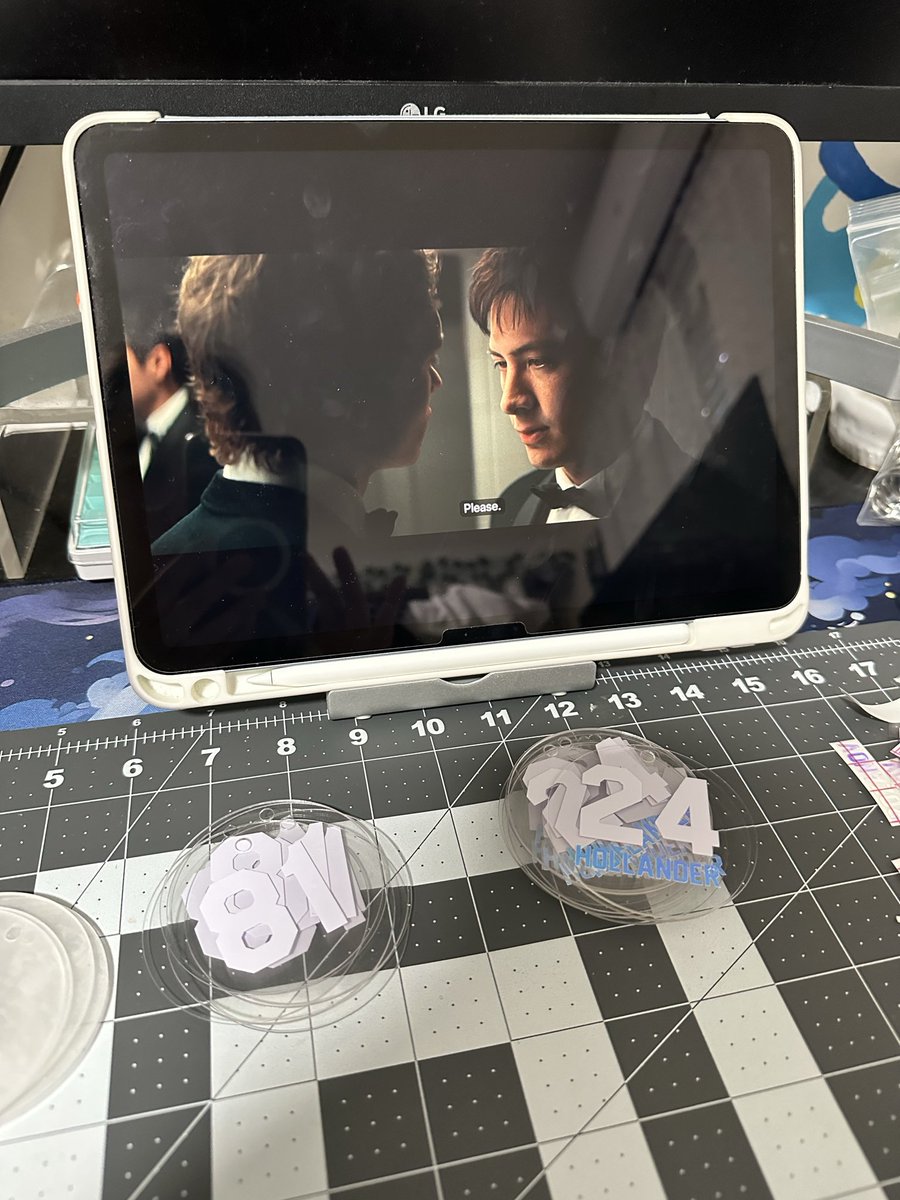 Hunter_Artemis's tweet photo. Making freebies for the Heated Rivalry meetup at comic con! #HRMeetupSDCC https://t.co/iYMUvCAp0Q