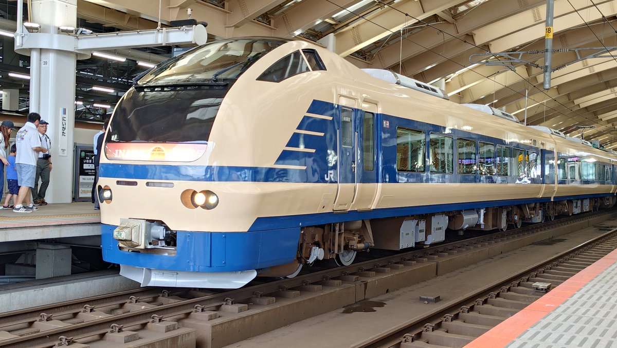 WAD_ALB7's tweet photo. E653系、583系塗装デビュー
この塗装めちゃくちゃいいな！
ちゃんと583系っぽくてかっこいいじゃん！！ https://t.co/tDAAZNrmjL