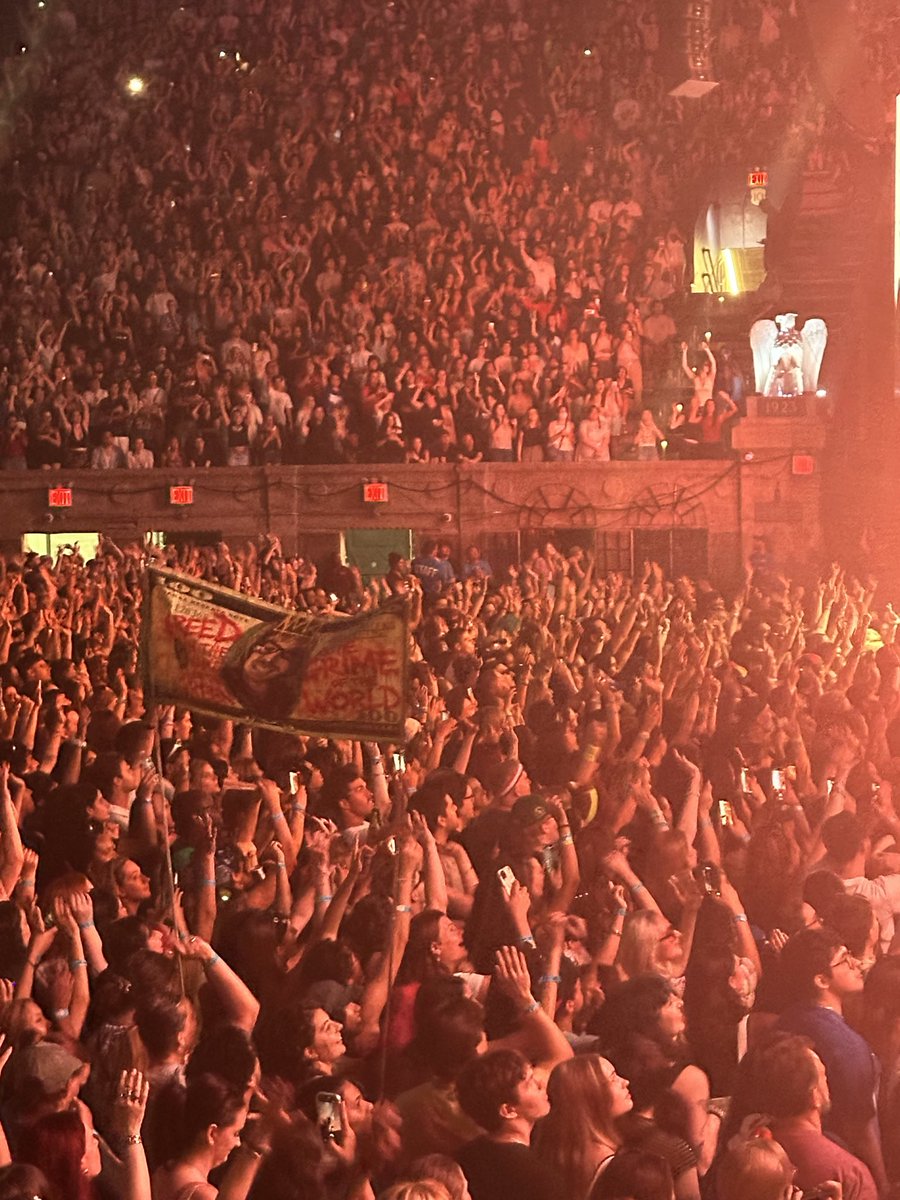 xdjtae's tweet photo. DJO Forest Hills was fucking insaneee omg https://t.co/wJQaDkeJBe