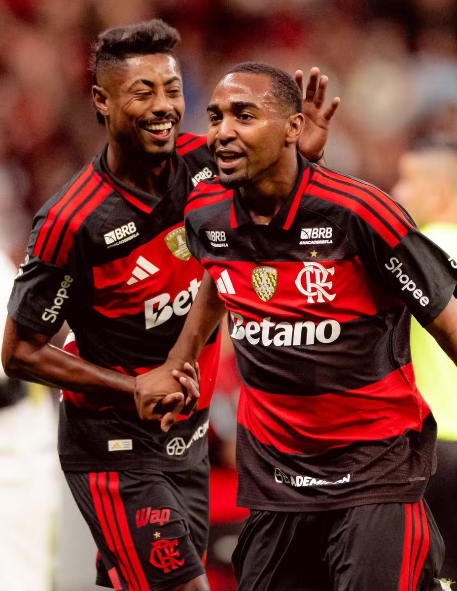 futtmais's tweet photo. Bruno Henrique faz lobby por permanência de Lorran no Flamengo:

"Hoje, mais uma vez, o Lorran foi muito bem, fez gol, deu assistência... Voltando de um empréstimo, quem sabe ele possa ficar com a gente. Tenho certeza que é um garoto que pode nos ajudar bastante durante a temporada."

🗞️ @geglobo 
📸 Adriano Fontes/Flamengo