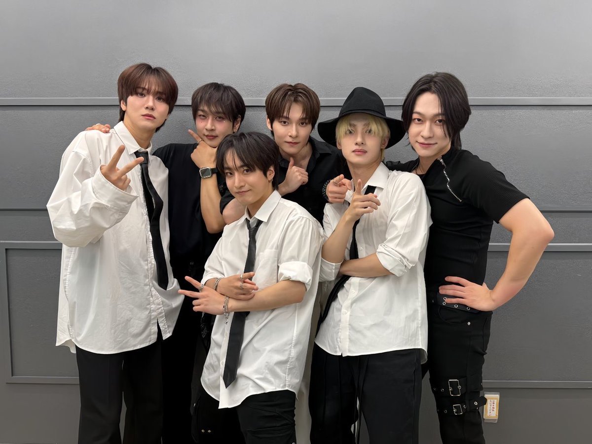 FCLIVE_ROOKIE's tweet photo. #MUL JAPAN SPECIAL LIVE 2026
真夏のON AIR

＼🎱くじDAY🎱／
🗓️7/18(土) 17:00-
📍大阪 DREAM SQURE HALL
🎟️当日券あり/初回無料

今日も #エミュエル と最高にハッピ���ラッキー✌️になりましょう🍀

🎫イベント詳細
https://t.co/idn1lQZpcO

#에뮤엘 https://t.co/UbtsdUb2yE