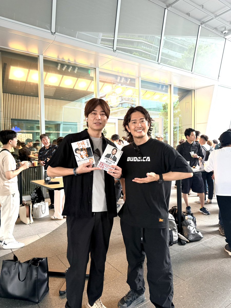 knagato2's tweet photo. バディカドーナツ🍩を食べに
虎ノ門ビルズまで

#中野さんに逢えました!! https://t.co/C6dpmLS05E