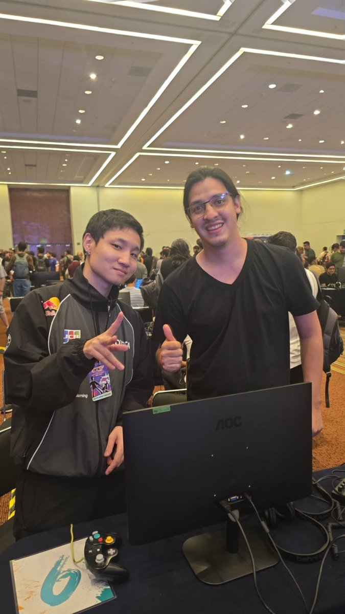 CesarCMijangos3's tweet photo. Jugando en Prefactor contra unos de los mejores jugadores del mundo Gackt @smashsv.

Vamos con todo para el torneo principal. https://t.co/0YJBIFsq5Y