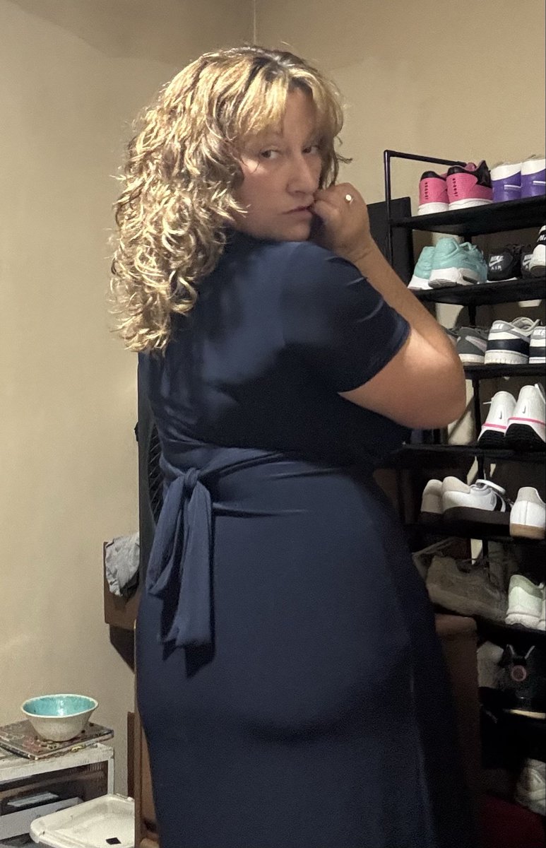 kel_777848's tweet photo. The curves are curving ↪️↩️🍈🍈🍑
#curves #dressedup #dresses #peekaboo #bigoltitties #naturalcurves https://t.co/7tVowXqRRW