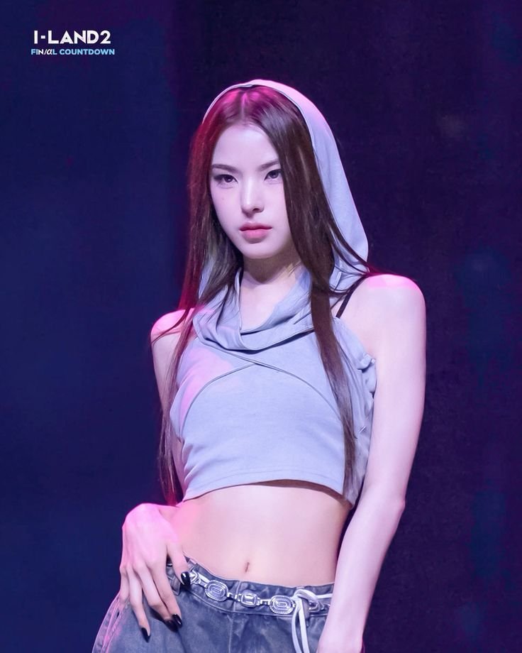 Anna_iz_naya2's tweet photo. Q. What got you interested in K-pop?
#MAI :The first program I watched with a friend was I-LAND. I was in high school. Watching it, I thought, "People my age are working so hard, but I feel like I'm just living as time passes by, without anything I really want to do,"
#ILAND https://t.co/MUTm7JbNbe