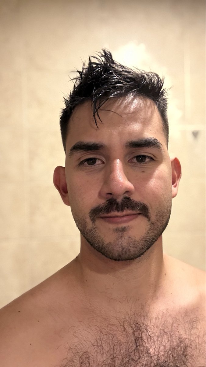 DiegoACorzo's tweet photo. El nuevo look https://t.co/7lCapTp0BJ