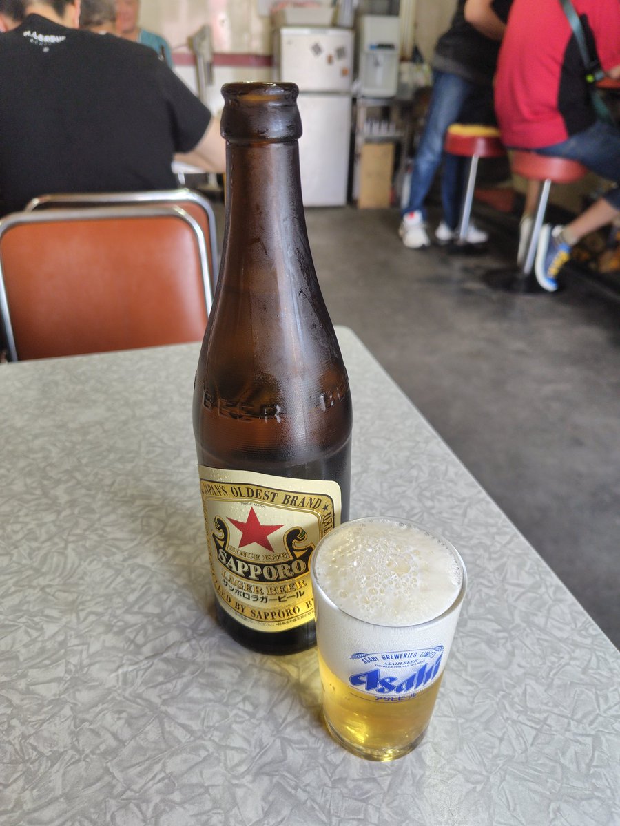 Momozi14's tweet photo. やっぱ夕方までは待てん🍺 https://t.co/QyKpmzD8pi