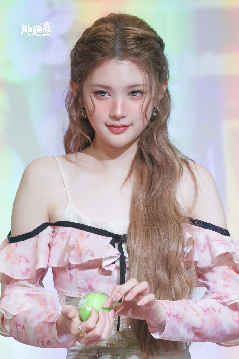 NayAna_H2H's tweet photo. 260703_MAKESTAR

crush

#Ana #에이나 #노유나 #魯惟娜 #盧惟娜 
#Hearts2Hearts #하츠투하츠 #H2H #하투하 https://t.co/5hOLShe51r