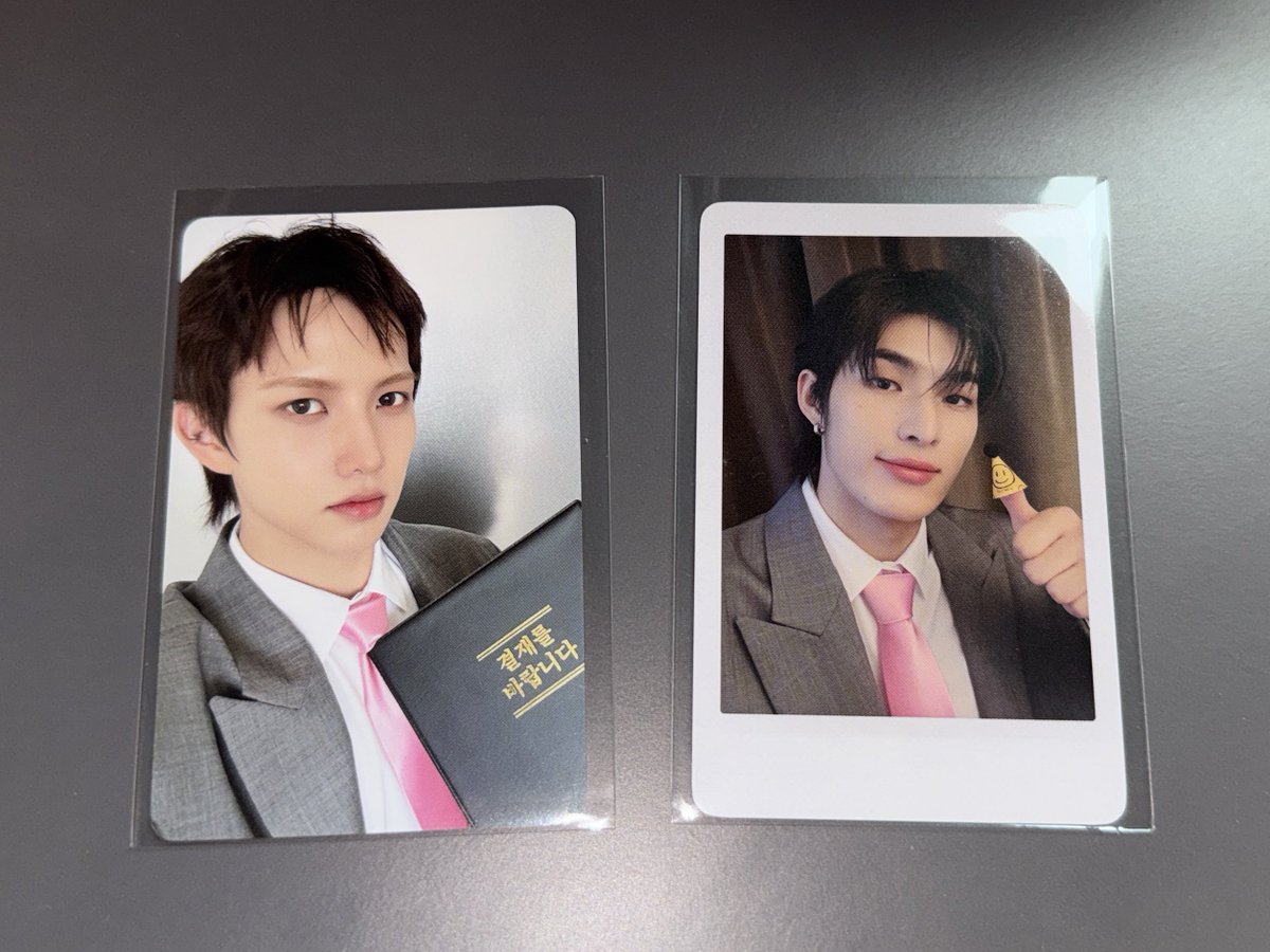 seokjoonnn's tweet photo. 에투메 팬콘 포카 교환 구합니다

저: 3만원 성일, 
님: 성빈, 성모

저: 파우치 예찬
님: 석준 https://t.co/3gJJhGTuuK