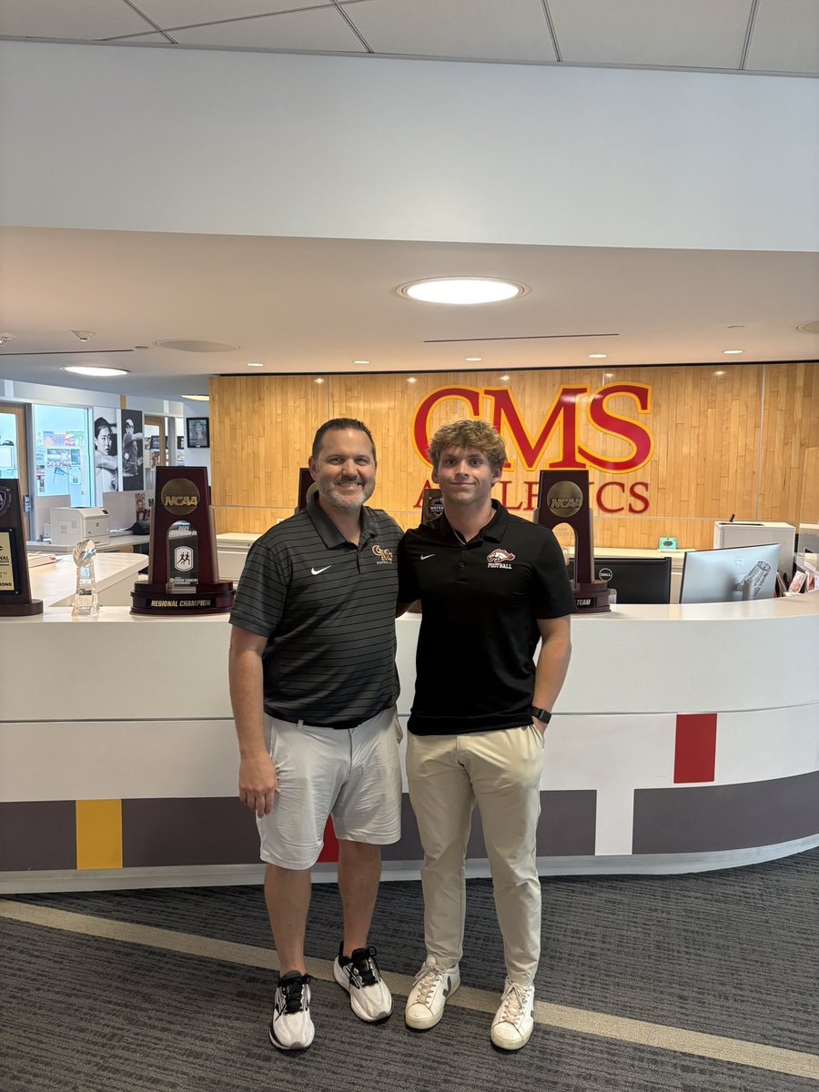braxton_tate17's tweet photo. Blessed to receive an offer to continue my academic and athletic career at Claremont McKenna College and @CMSStagsFB after an amazing visit today!

Thank you to @CoachSweeneyCMS and @CoachBlochowski for taking the time to speak with me and show me around campus. I’m grateful for the offer and excited to continue building the relationship.

#GoStags #LBeast #BST #AGTG

@CoachMPatterson @jason247scout 
@FootballBrophy @BrophyAthletics
