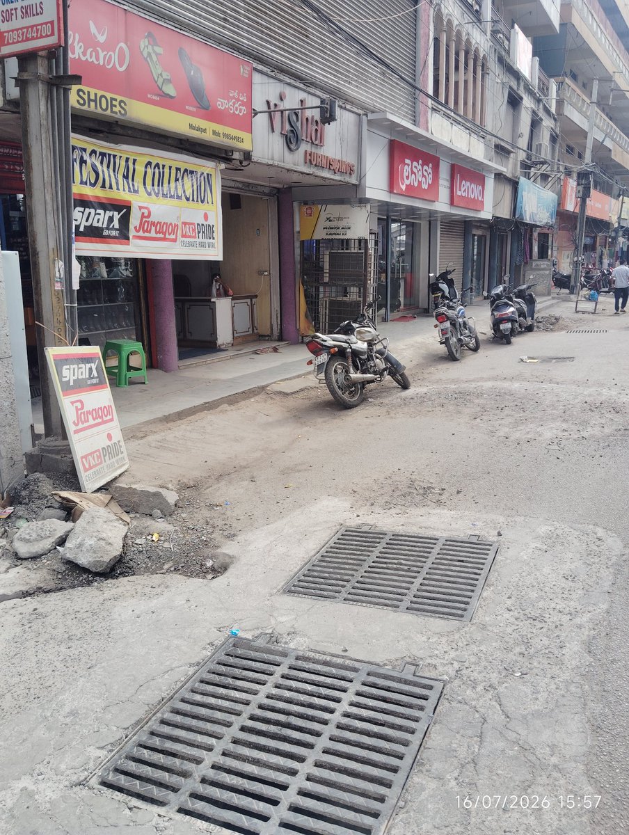 shravany7's tweet photo. Hello @GHMCOnline @CommissionrGHMC @balala_ahmed recently new manhole covers were placed at Judges Colony at Metro pillar 1438, but it already started losing the cement and play in covers when vehicle passes, before complete damage kindly repair it. https://t.co/pVrnRR37Zi