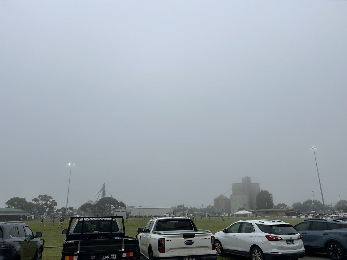 JackieNOONS's tweet photo. Lights on in Nullawil - incredible fog not going anywhere @david_johnston5 #NorthCentral #CalderUnited #CountryFootball https://t.co/M3xyX61UkT
