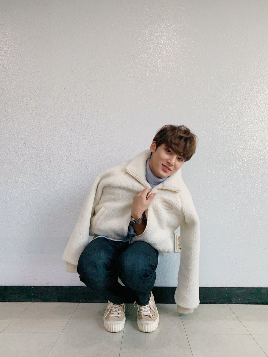 gyustarlit's tweet photo. born to be pocket sized, forced to be 187 cm tall https://t.co/lXhAnTBPgZ