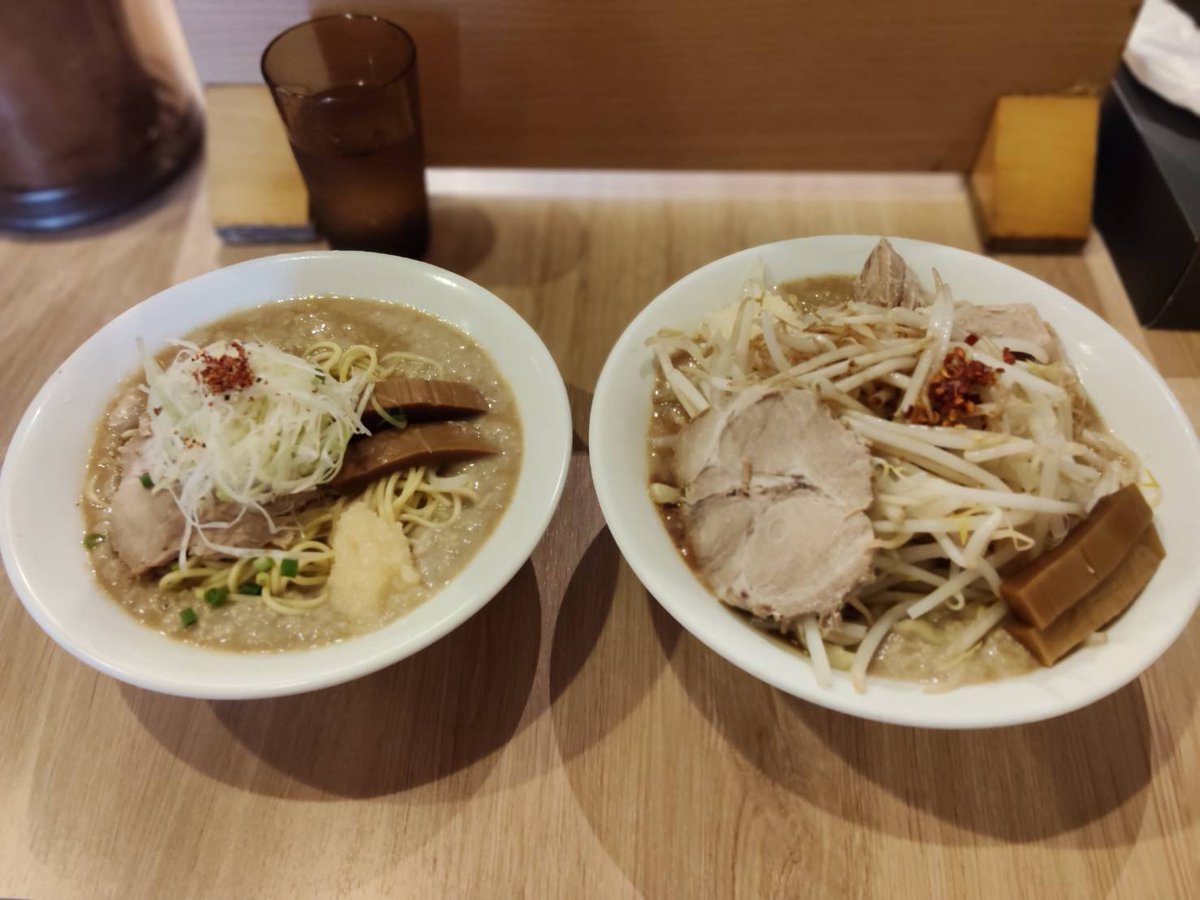 kittyou1000's tweet photo. 京都一乗寺の極鶏さんに行って来ました。２種類の唯一無二のラーメン…ごちそうさまでした😊やっぱり美味いですね
本日もご来店お待ちしております
#極鶏 https://t.co/uJFqNqUzmo