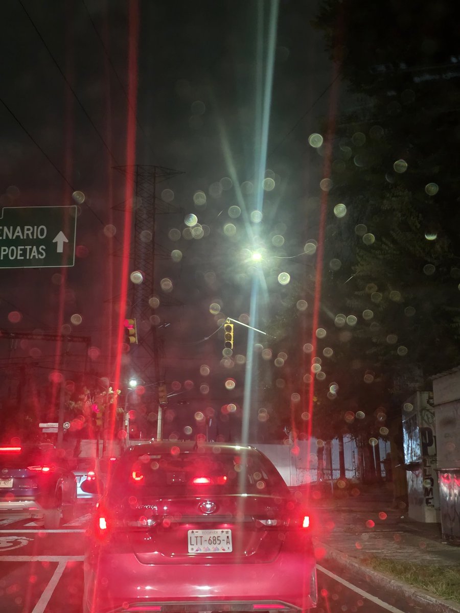 gojaroz's tweet photo. @UCS_GCDMX @OVIALCDMX buenas noches semáforo 🚦 descompuesto con luces apagadas en Av Centenario y Eje 5 poniente Alta Tensión col Merced Gómez @AlcaldiaAO favor de reparar https://t.co/6dOCAyUTjJ
