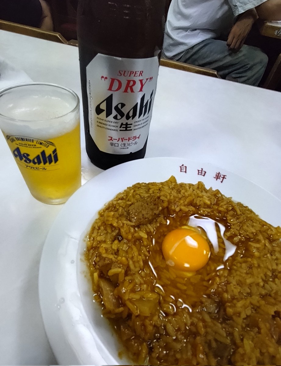 izumiane's tweet photo. カレーからの豚まん、うまし😊 https://t.co/5e2bVtrpWA